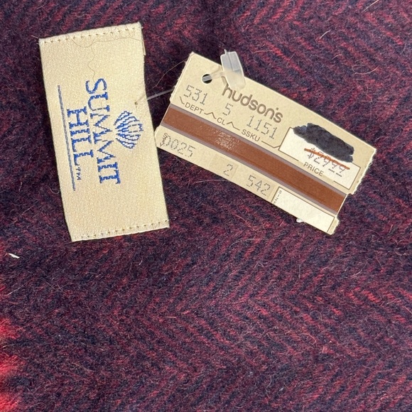 Summit Hill burgundy 100% Cashmere scarf NWT, never worn in perfect condition! - Picture 8 of 8